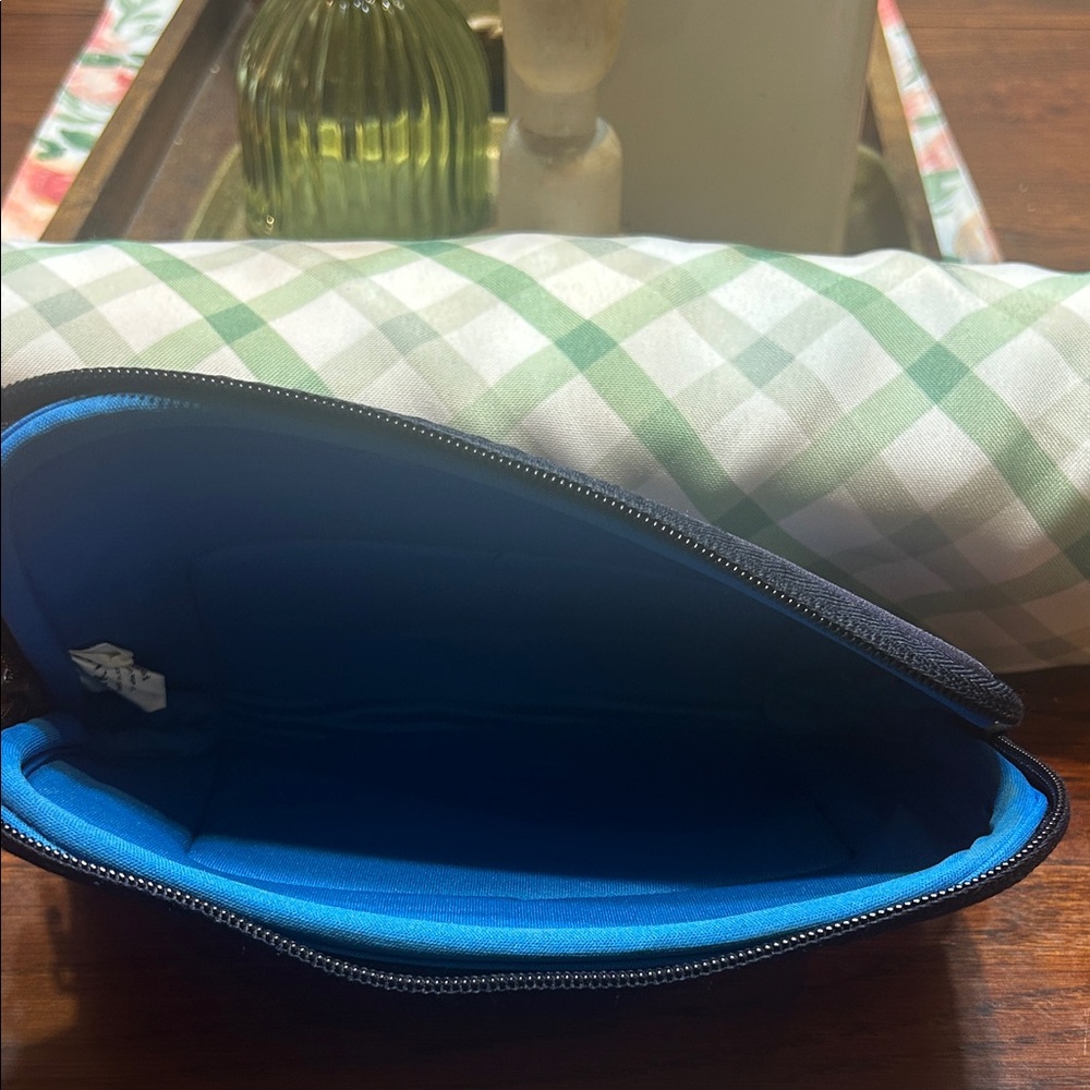 💥 2/$10 Belkin Navy Electronic Device Protective Sleeve - Picture 2 of 5